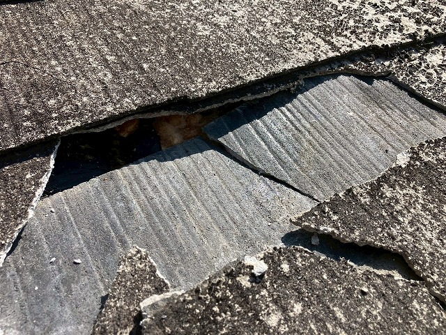 下地が傷んだカラーベスト